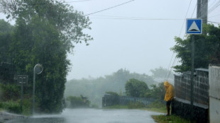 Cyclone Batsirai: les marins d'un navire s'&eacute;choue &agrave; La R&eacute;union, r&eacute;cup&eacute;r&eacute;s
