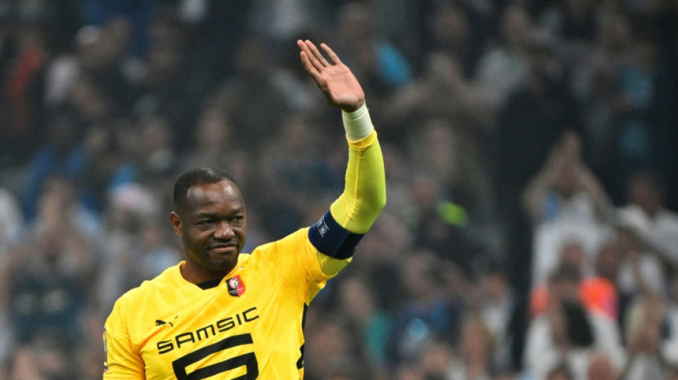 Steve Mandanda, ex-goleiro da sele&ccedil;&atilde;o francesa, anuncia aposentadoria aos 40 anos