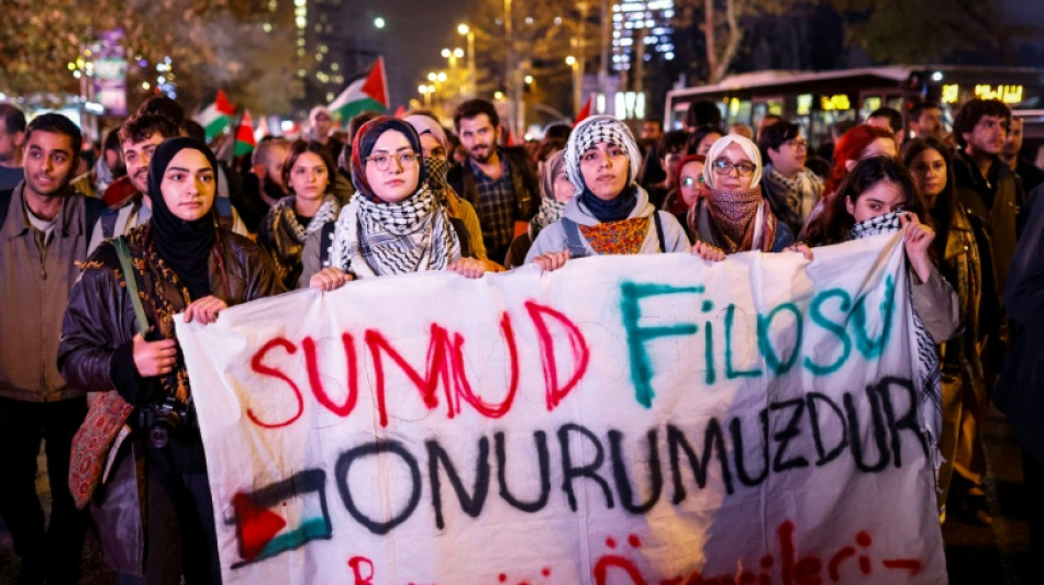 Llegan a Madrid 21 activistas espa&ntilde;oles de la flotilla de ayuda a Gaza deportados por Israel