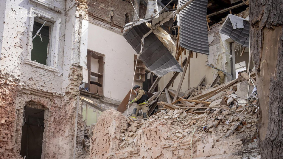 Cremlino, 'in Ucraina colpiamo solo obiettivi militari'