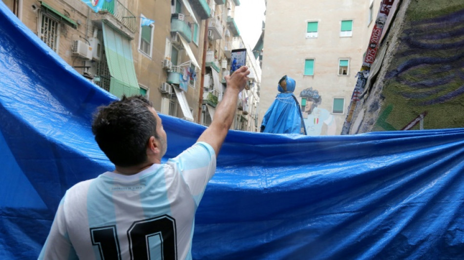 La c&eacute;lebre "plaza Maradona" de N&aacute;poles, cerrada por comerciantes descontentos