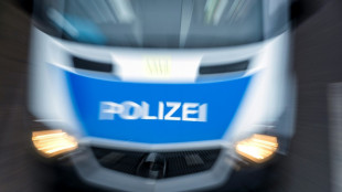 Mann in Witten sticht mit Messer auf seine Frau und Kinder ein: Junge stirbt