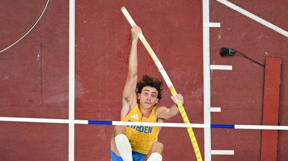 Mit Weltrekord: &Uuml;berflieger Duplantis macht Titel-Hattrick klar