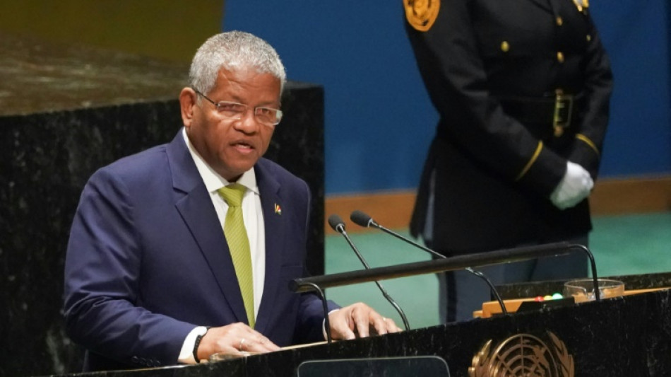 Explos&atilde;o em paiol nas Seychelles deixa mais de 60 feridos