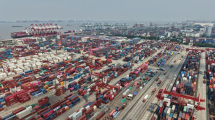 Las exportaciones de China tienen un d&eacute;bil crecimiento ante la guerra comercial con EEUU