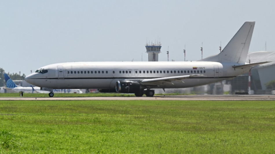 Le Salvador lib&egrave;re des migrants v&eacute;n&eacute;zu&eacute;liens apr&egrave;s un &eacute;change de prisonniers avec les &Eacute;tats-Unis