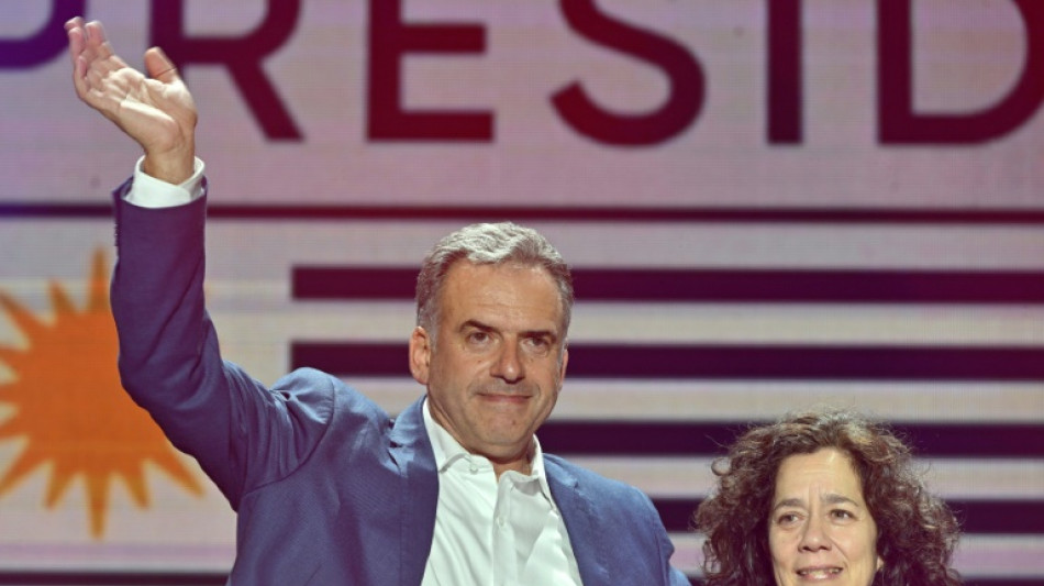 Yamand&uacute; Orsi gana el balotaje y la izquierda regresa al poder en Uruguay