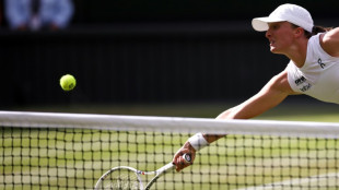 Tennis: Iga Swiatek gagne son premier Wimbledon en battant Anisimova 6-0, 6-0