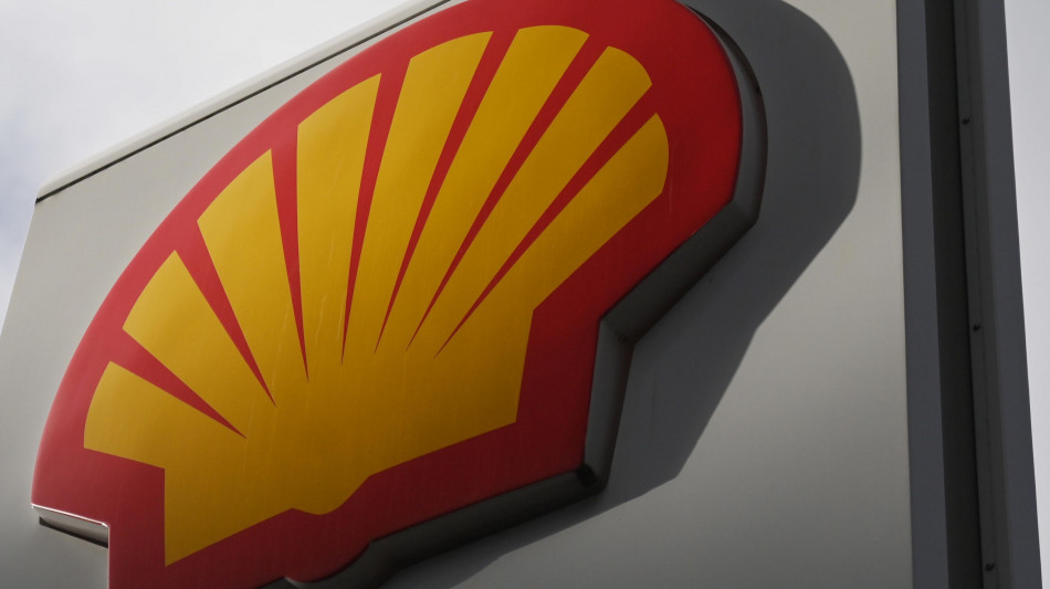 Utile Shell gi&ugrave; del 35% nel primo trimestre per prezzo petrolio
