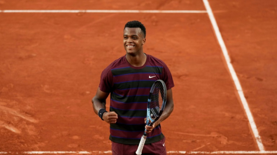 Roland-Garros: premi&egrave;re pour Mpetshi Perricard, d&eacute;faite cruelle pour Royer