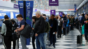Paralysie budg&eacute;taire: des centaines de vols annul&eacute;s dans les a&eacute;roports am&eacute;ricains
