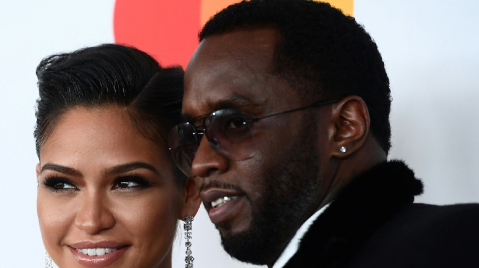 La defensa de rapero Diddy Combs trata de acorralar a su expareja en juicio en Nueva York 