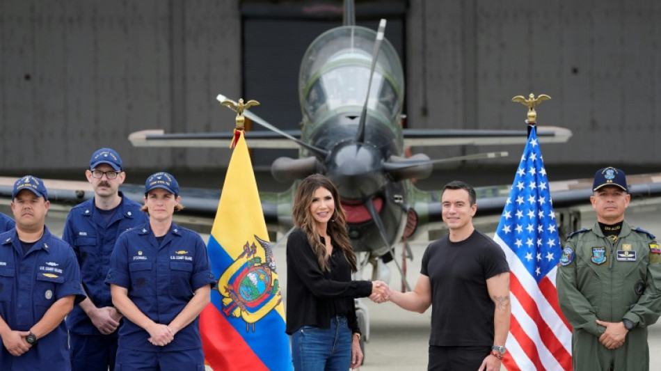 Equateur : une ministre am&eacute;ricaine visite des installations pouvant servir de base militaires