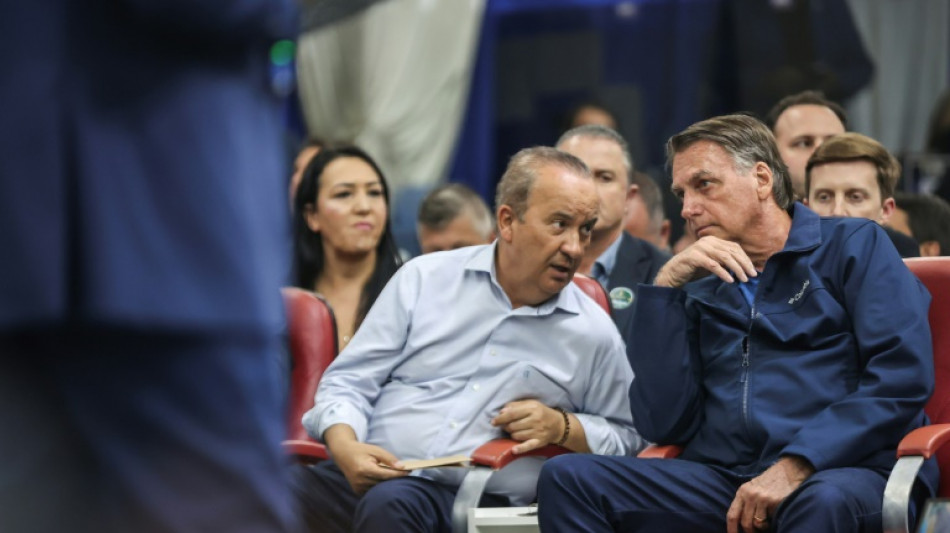 Internado com infec&ccedil;&atilde;o de pele, Bolsonaro ser&aacute; transferido para S&atilde;o Paulo