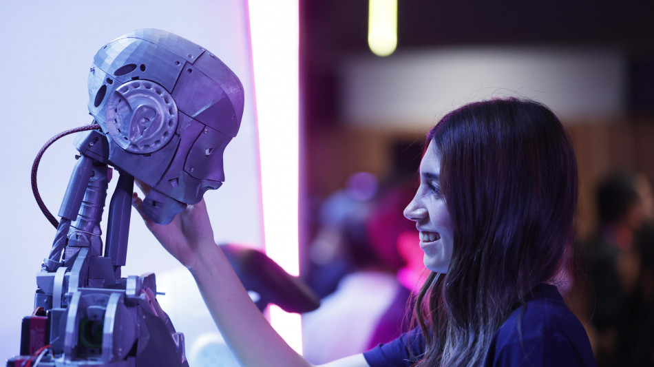 Per 7 italiani su 10 l'IA migliorer&agrave; scienza e medicina