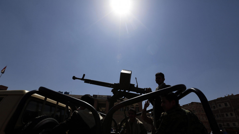 Houthi, tre bimbi uccisi dai raid delle forze governative