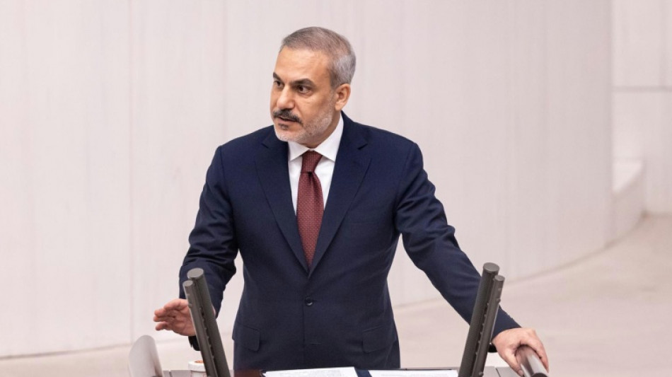 Turkey bars Israeli ships, flights from its territory